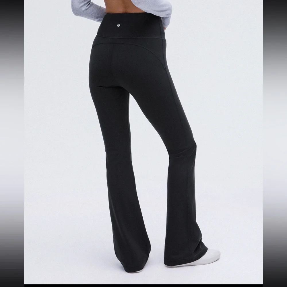 Lululemon Groove SHR Flared Leggings *Regular 32.5” Black Sizes 6 & 8 NWT - Picture 2 of 10